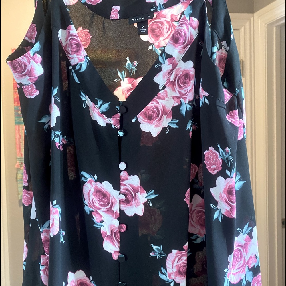 Torrid sheer floral tank 🔥💁🏼‍♀️